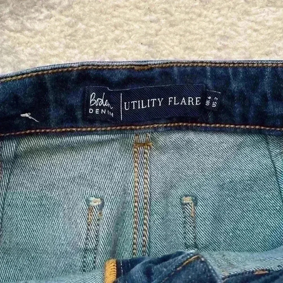 Boden Utility Flare Jeans - Picture 4 of 6
